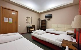 Helvetia Plus B&B - Private Rooms And Apartments